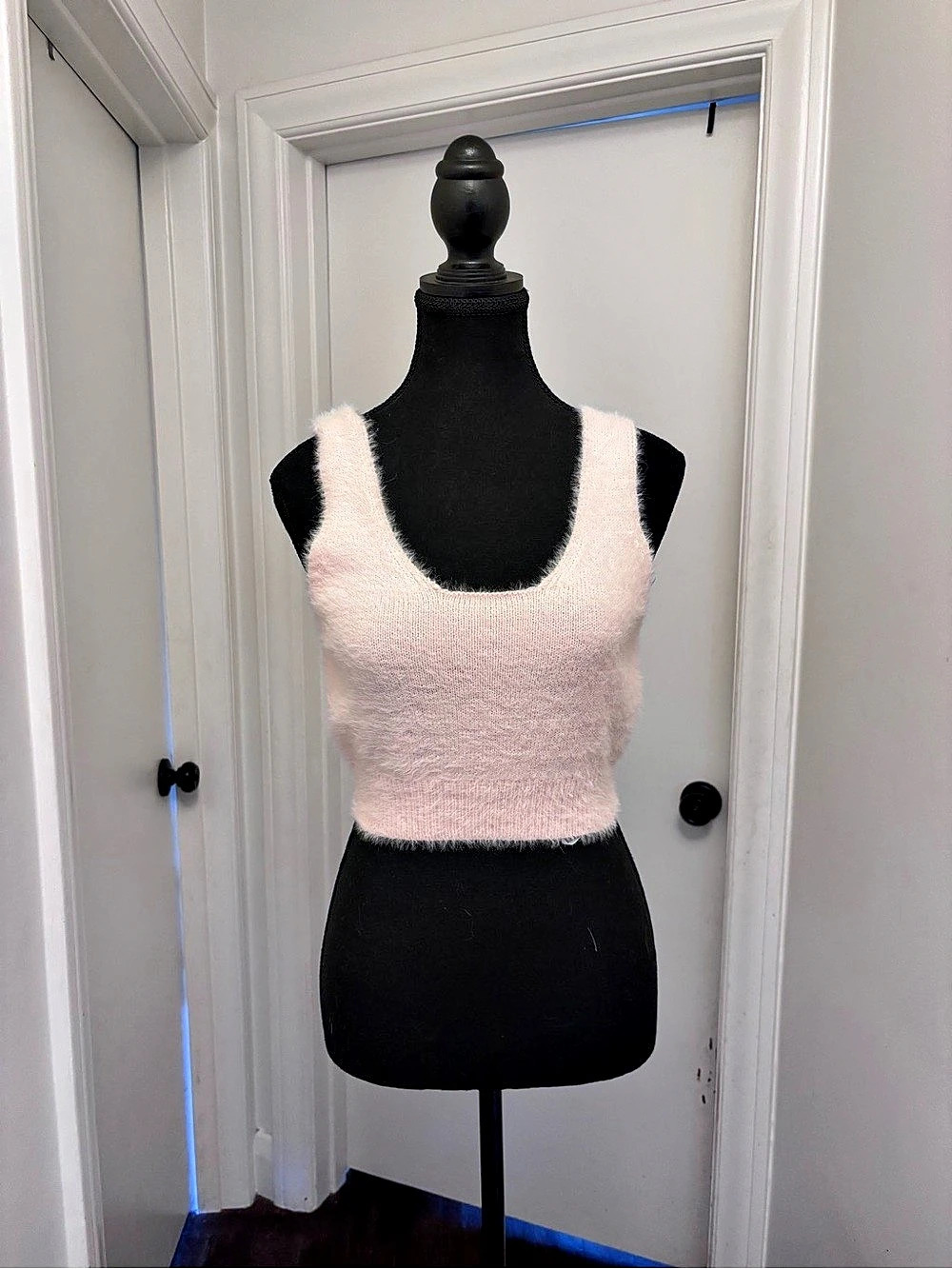 PIECES Fuzzy Knit Cropped Tank Pink Medium NWT